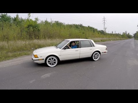 Video: Kolik váží Buick Century z roku 1990?