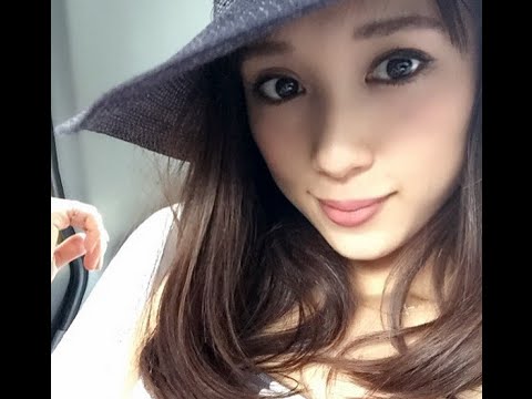 ハロハロ練乳いちごＣＭの水着の美人女性は誰