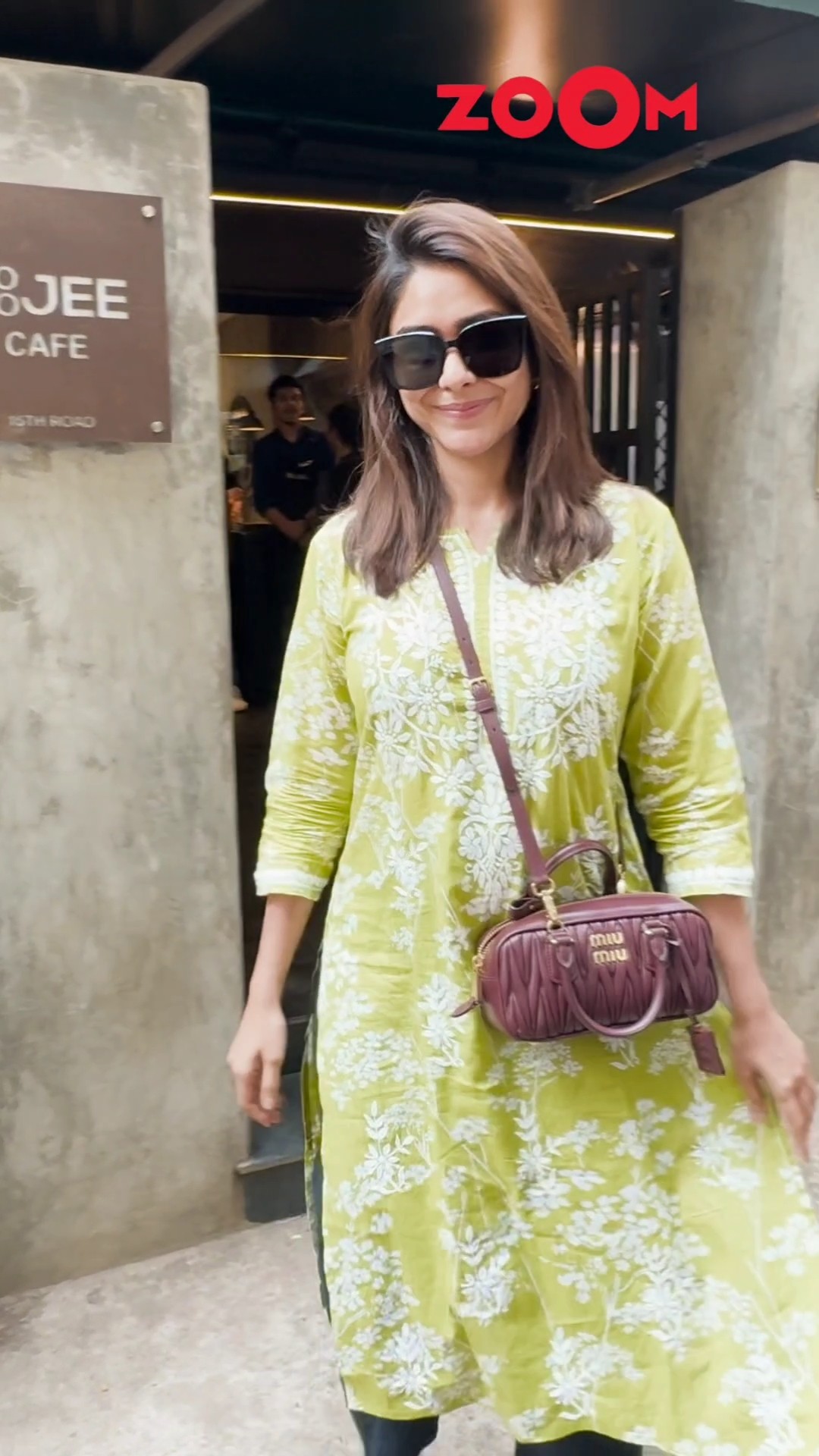 Mrunal Thakur SLAYS in her green kurti atls spotted outside a cafe ? #mrunalthakur #shorts