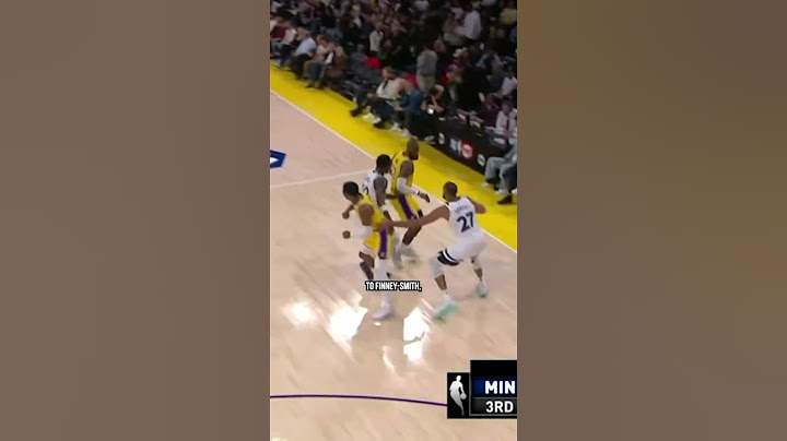 Anthony Edwards Tries to Instigate Tech on LeBron 😂