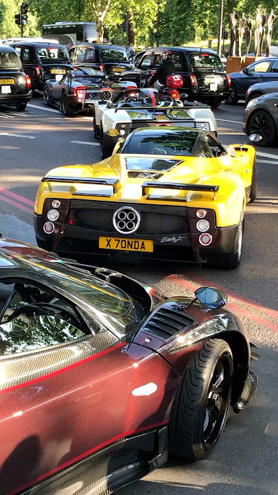 Group of Paganis Caus Chaos in Central London 🔥 #pagani #zonda #huayra