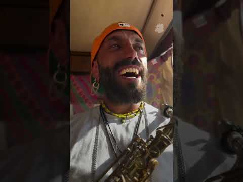 قصة عازف الساكسفون والصواريخ