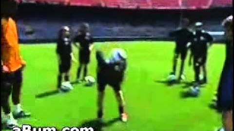 Ronaldinho Teaches Soccer Tricks [from www.metacafe.com].wmv