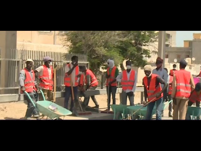 حملة نظافة موسعة في العاصمة الليبية طرابلس لرفع أنقاض هجوم قوات حفتر