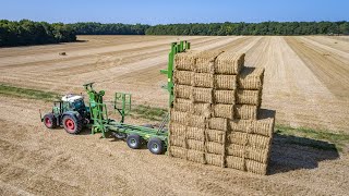 UNE AUTOCHARGEUSE UNIQUE DANS CETTE TEAM DE PAILLE - Autize Fourrages