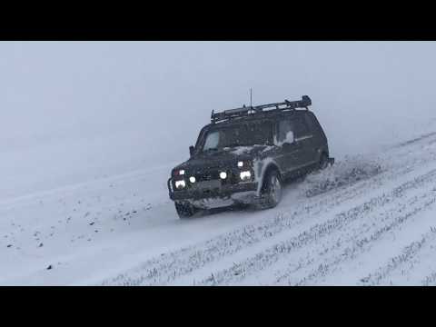 Видео: Winter Airstream къмпинг и езда Mt. Бейкър - Матадор мрежа