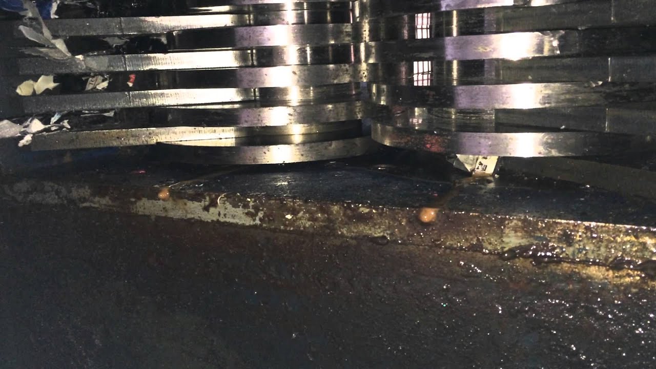 Shredder oil leak