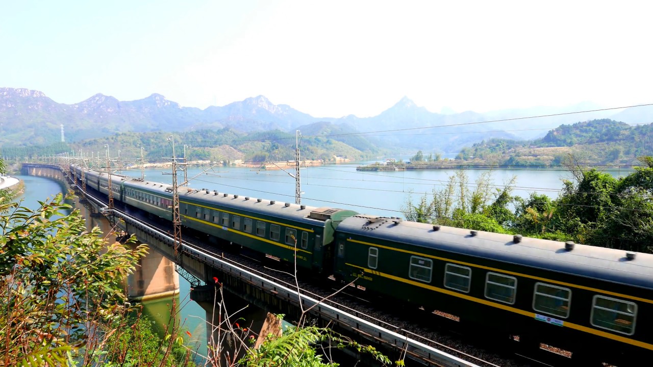 HXD1C牽引上行临客通過雞坑大橋 China Railway 4K