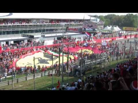 f1-monza-2012---tifosi-ferrari-flag