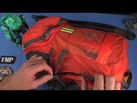 how-to-carry-all-your-crap-for-$20:-stowaway-backpacks!