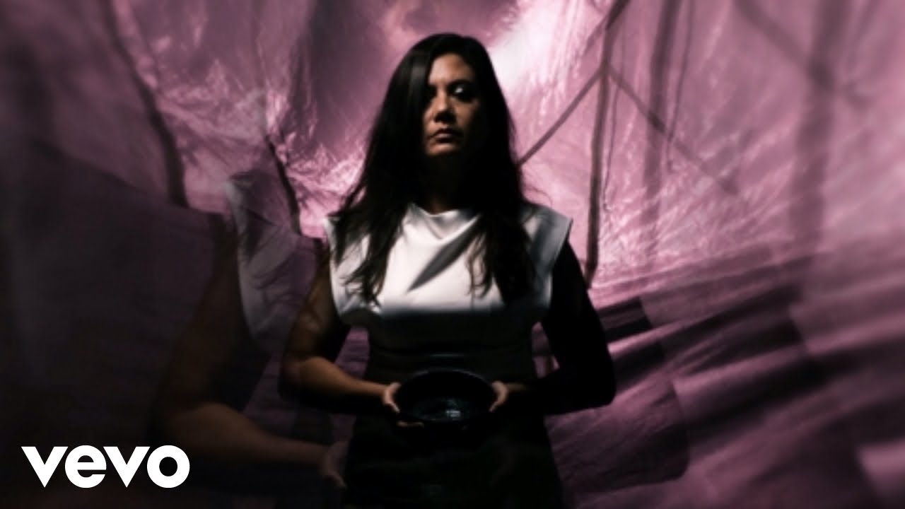 Naretha Williams - Tender Kill auf YouTube ansehen Naretha Williams - Tender Kill auf YouTube ansehen