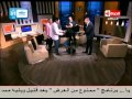 بوضوح الاعلامى عمرو الليثى يهدى درع قناة الحياة لأسرة مسلسل بين السرايات