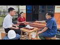 Mui's grandfather met Nhat in person, but his opinion of her remained unchanged.