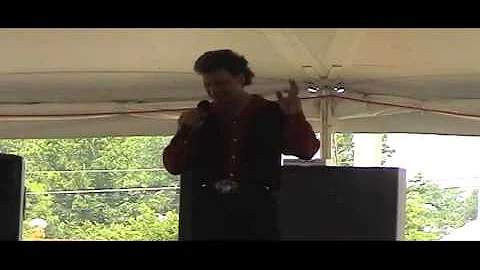 Bill Rinehart sings 'Suspicious Minds' Elvis Week ...