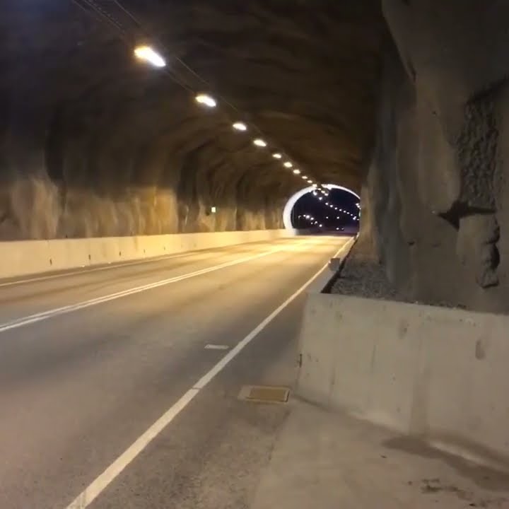 BMW M5 V10 | Tunnel flyby |