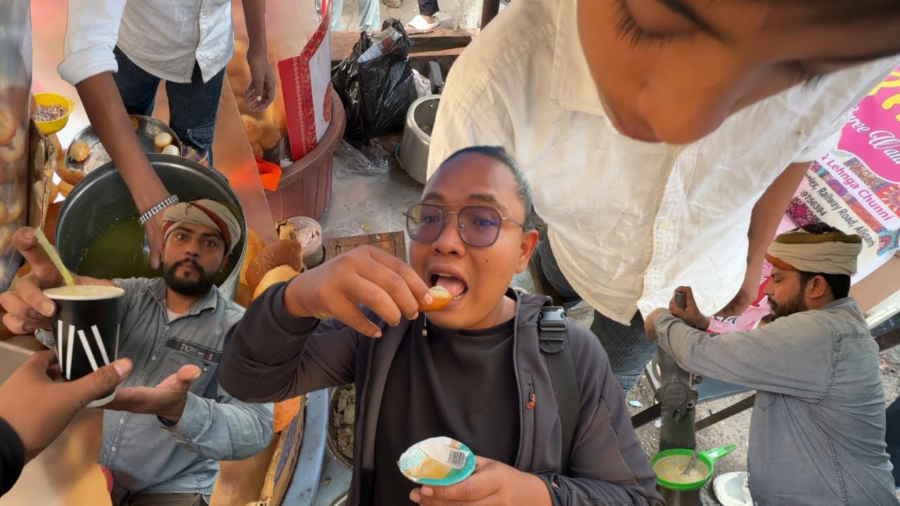 STREETFOOD-AN BARENG SAMA ORANG LOKAL INDIA‼️SERU RAMAH2 SEMUA SAMPE DIKASITAU HIDDEN GEM‼️