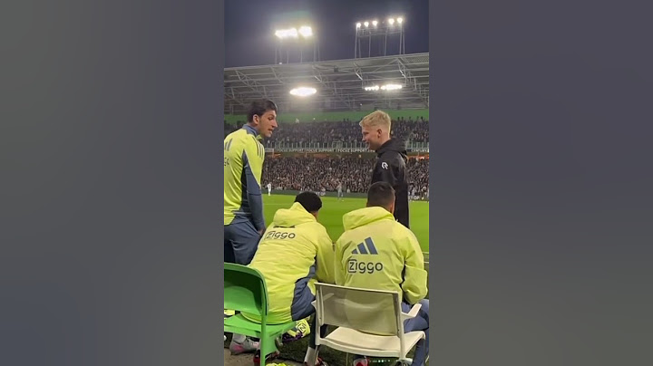 FC Groningen Ajax-speler gaf bal niet terug aan ballenjongen dus hij deed dit rijt tot einde