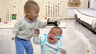 Cute Twin Brothers Momentbrother Comforts Crying Twin Brother Twins