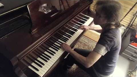 (HD) Piano Technique:  Practicing the E Major scale in root position; 6ths; 10ths; contrary motion