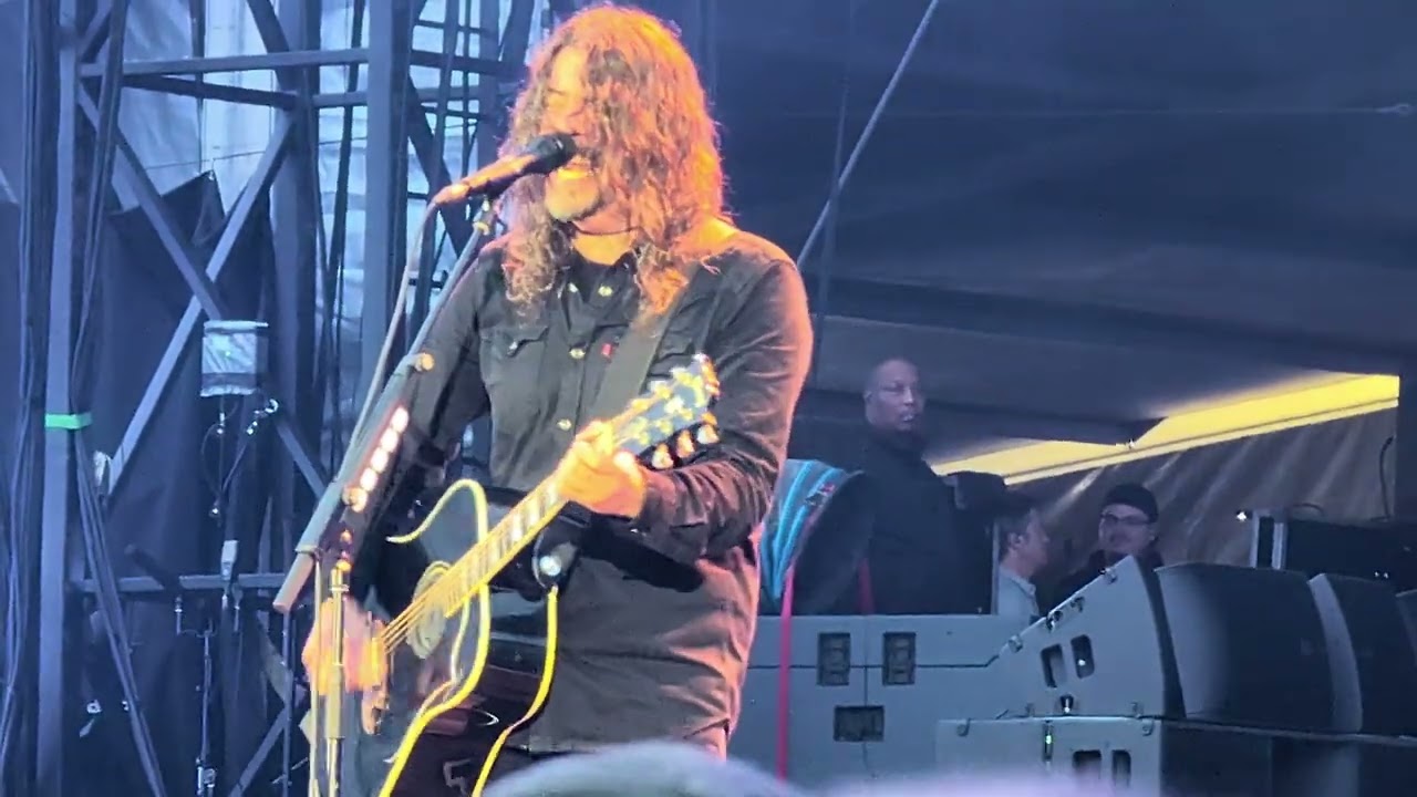 Dave Grohl struggles performing emotional version of Under You. Foo Fighters. Manchester. 15.06.24