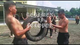 Latihan beladiri brimob bersama Danmen 2 pelopor