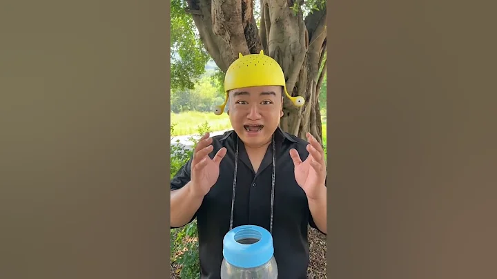 小德子太坏了，一直欺负小唐唐#意想不到的结局 #幽默段子#保安 #好笑的视频 #搞笑 【小小胖】 - 天天要闻