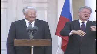 الرئيس الروسي والامريكي مضحك جدا كلينتون ويلتسن