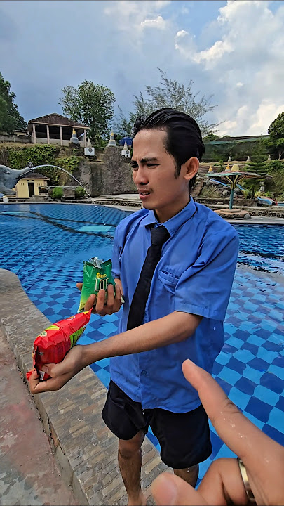 How can it be underwater, gays #trandingshorts