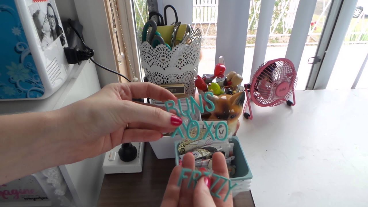 Craft Room Tour ~ Inkie Quill ~ Part 1: INTRO & MY DESK scrapbooking tarjetas