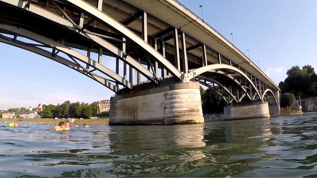 Schwimmen im Rhein bei Basel  ist Breitensport