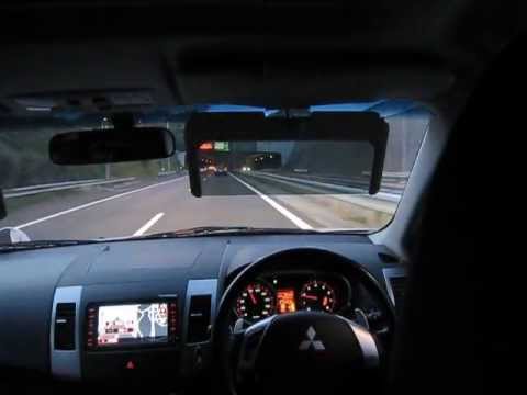オートサンバイザー 対向車ヘッドライトを防眩 初期モデル 横浜横須賀道路 Youtube
