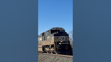 Catching NS 22X with a SD70ACE leader with NS 9959 dash 9 trailing 2nd with a hot K5LLA.