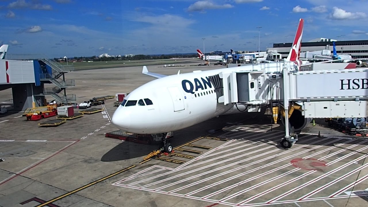 qantas travel to philippines