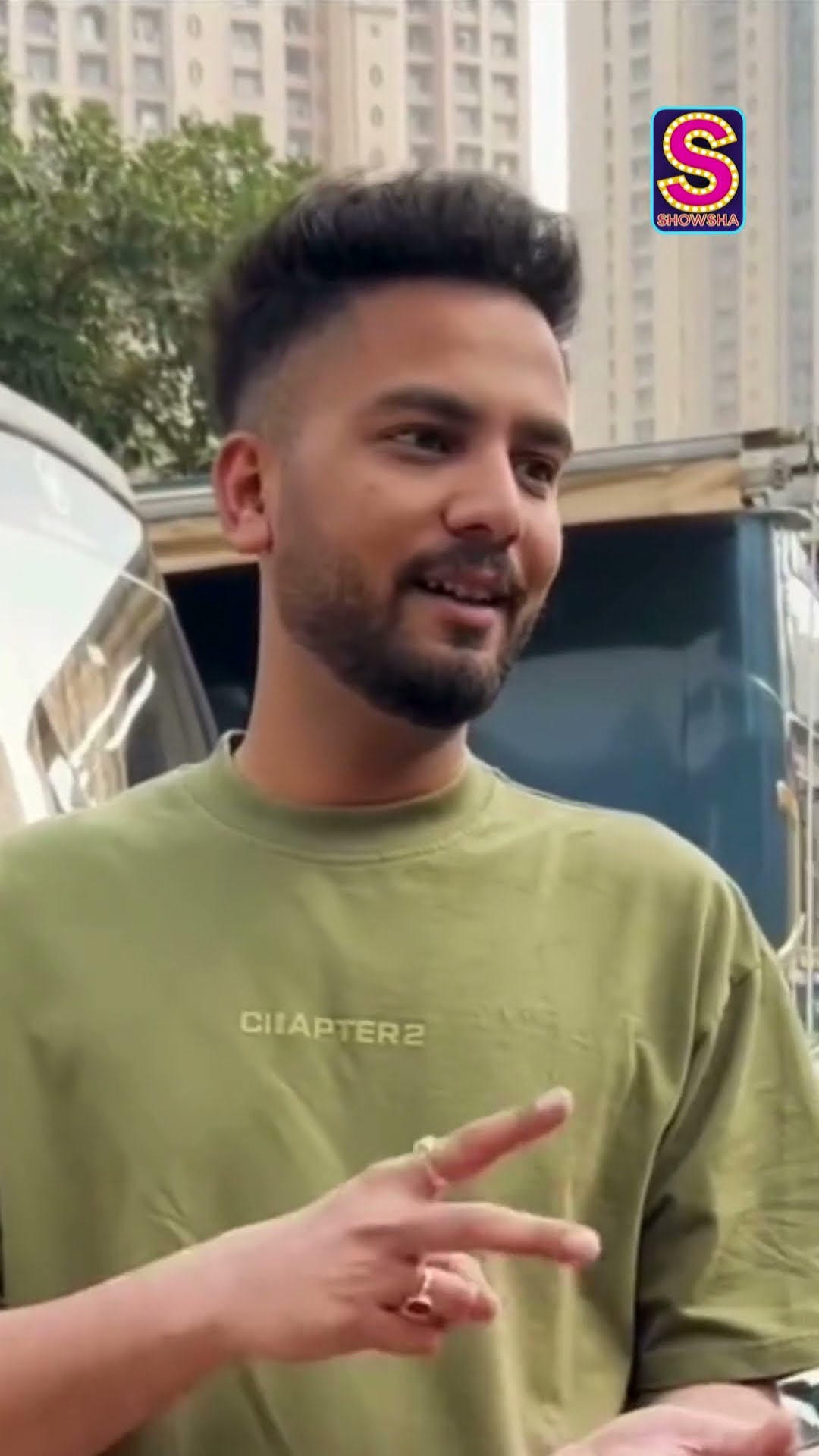 Catch Elvish Yadav Interacting With Paps In The City #shorts | N18S