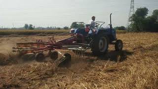 baler machine working (ਗੱਠਾ ਬਣਨ ਵਾਲੀ ਮਸ਼ੀਨ)#subscribe #agriculture #videos#crop