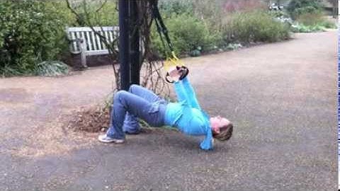 TRx back row advanced (knees bent)