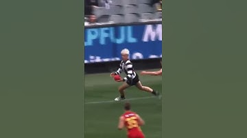 Moments before DISASTER! Jack Ginnivan