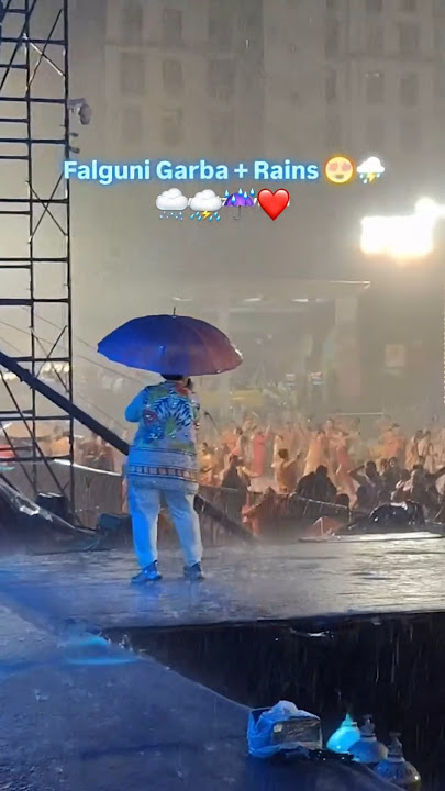 garba in Rain ⛈️🔥 #garba #falgunipathak #shortsfeed #mumbaigarba #viral