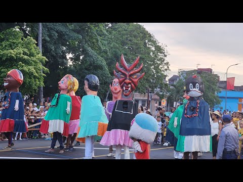 Video: Gids voor Cubaanse carnavals