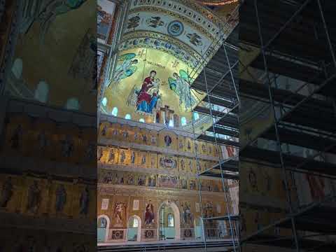 8,5 Meter Durchmesser und 1,8 Tonnen Gewicht: ORION fertigt monumentale Großleuchten für Kathedrale in Bukarest