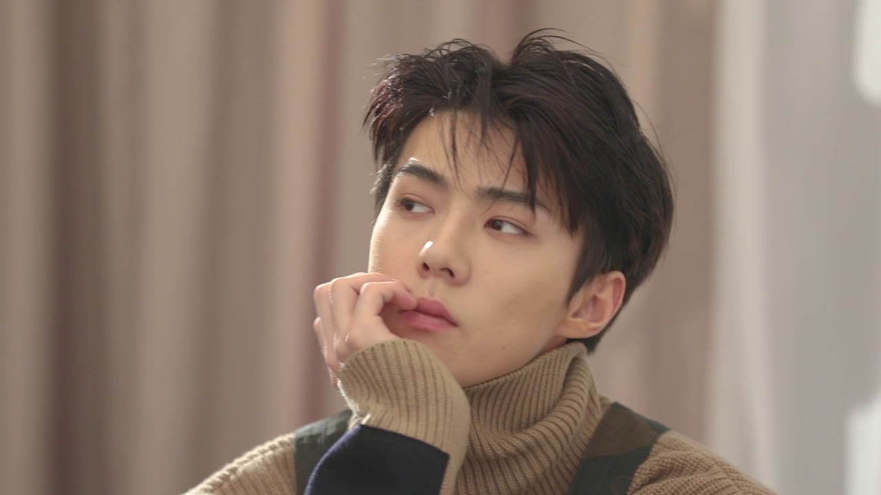 LEON CELEBRITY 커버스토리 - EXO의 세훈 - YouTube