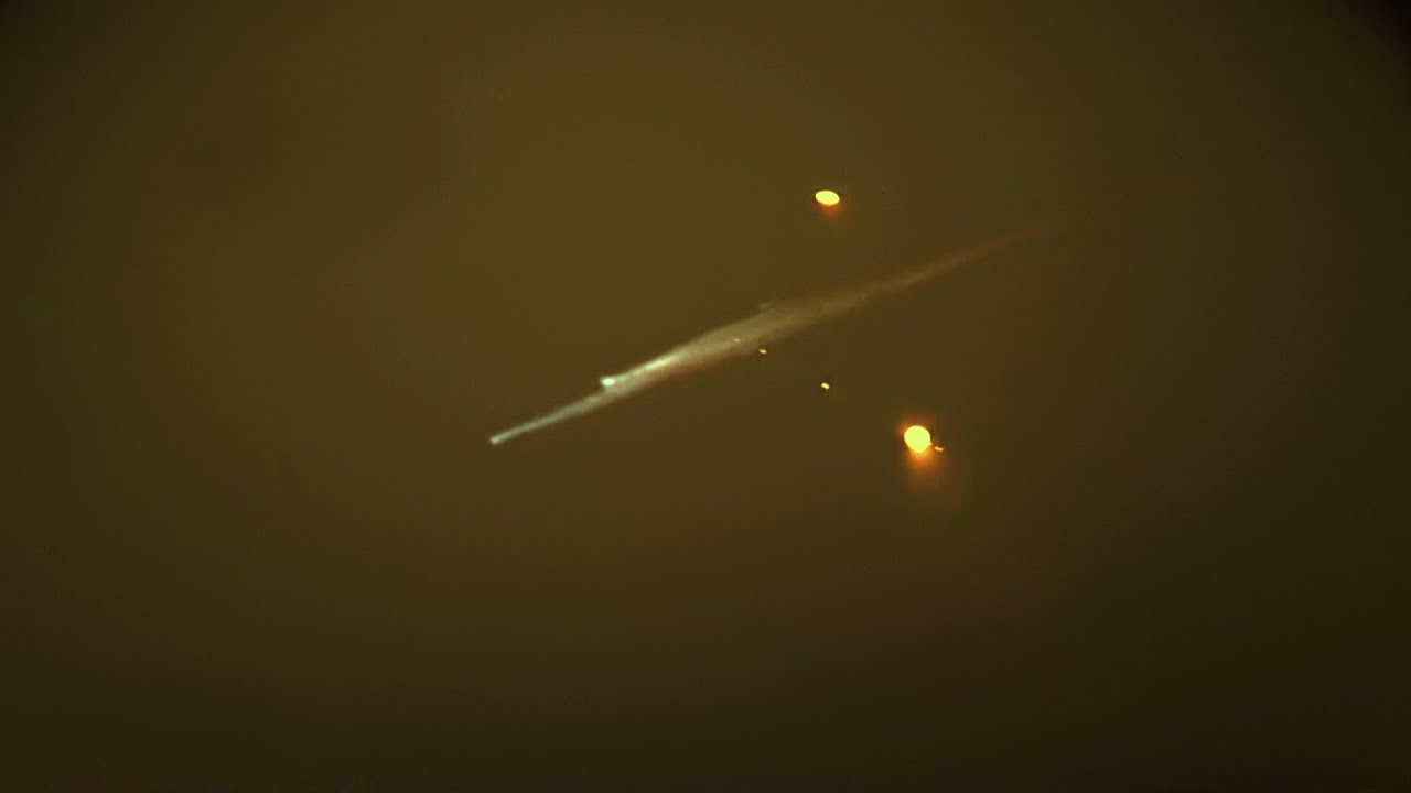 Chinese Rocket Falls to Earth- The Chinese Missile Appears in the skies of Saudi at Incredible Speed