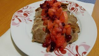 Утиная грудка с соусом из яблок и клюквы/ Duck breast with apple sauce and cranberry sauce Утиная грудка с соусом из яблок и клюквы/ Duck breast with apple sauce and cranberry sauce