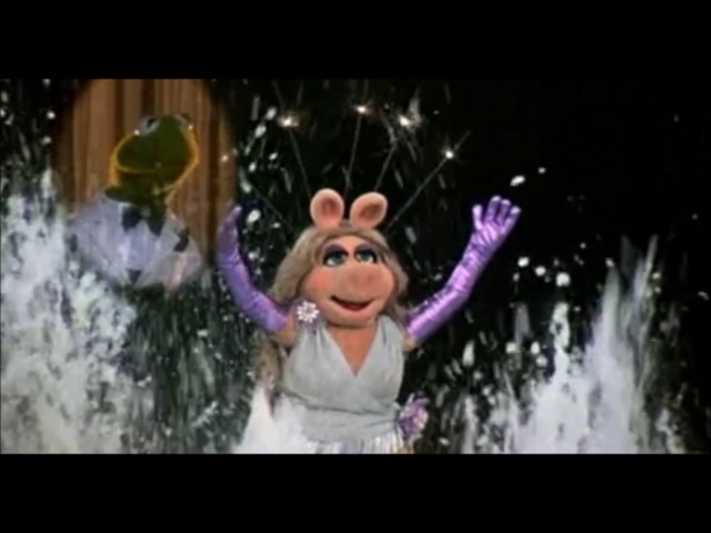 Miss Piggy, your life hero, DGAF about the cancellation of The Muppets -  HelloGigglesHelloGiggles
