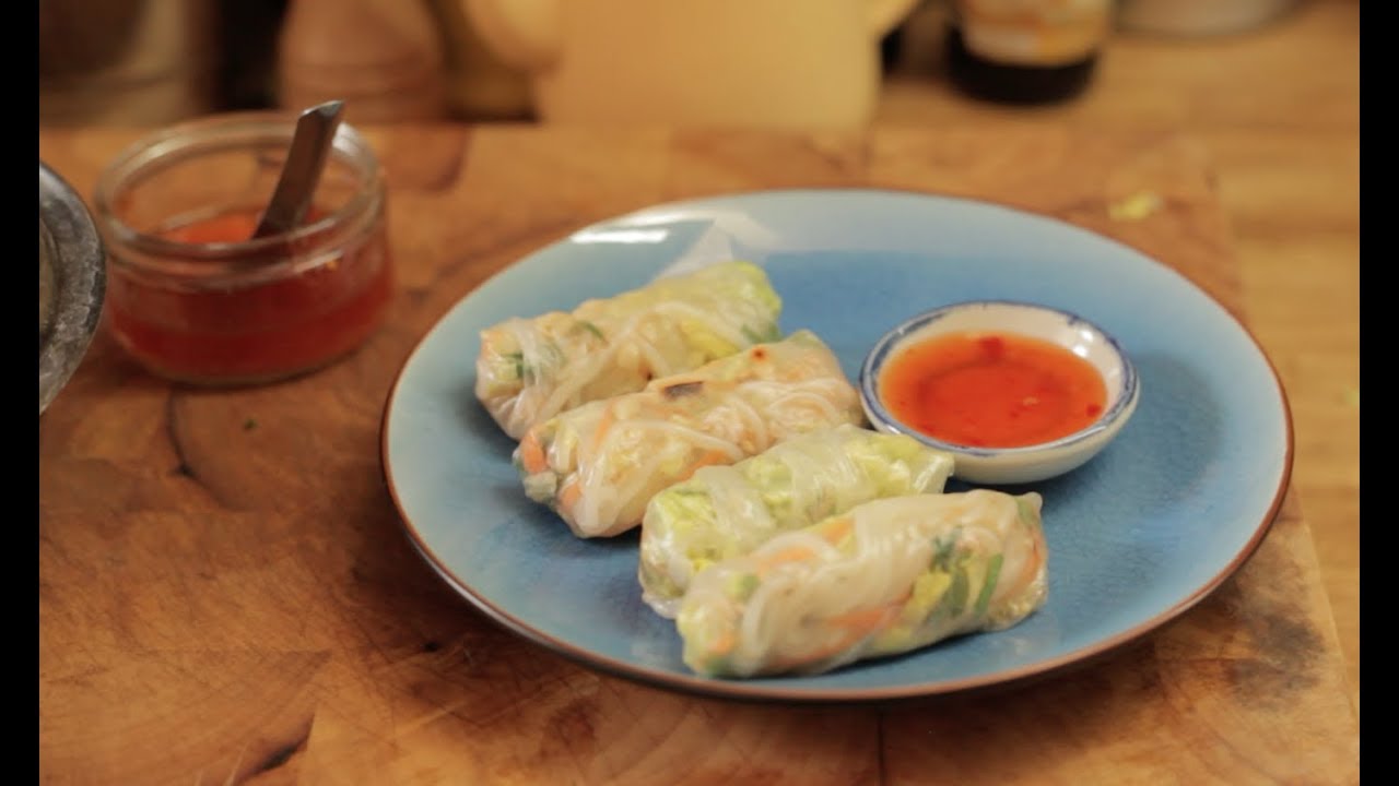 How to make Rosa's vegetarian Summer Rolls - YouTube