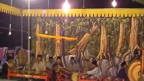 Sandur sronin madura - Robetal sampang