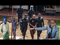 Kazungu Denis Umuhungu We Aje Kumureba Kuri Gereza Yarakaye Cyane 亞Mu Mumwenda Wishuri Yitwaje Icyuma Kazungu Denis Umuhungu We Aje Kumureba Kuri Gereza Yarakaye Cyane 亞Mu Mumwenda Wishuri Yitwaje Icyuma