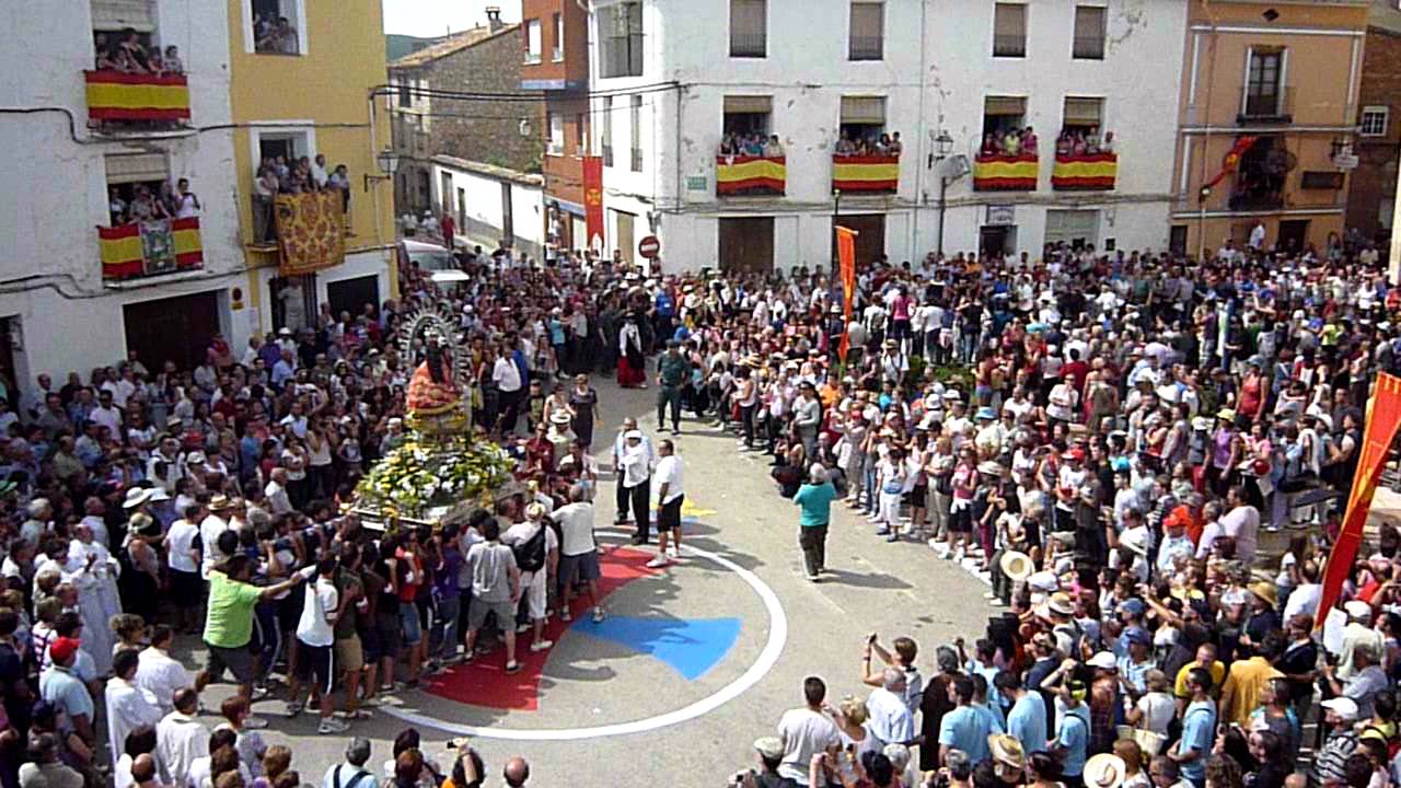 Septenario de Moya 2011 entrada a Landete danzantes y Virgen de Tejeda.MOV