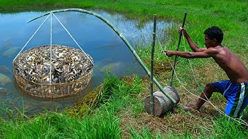Primitive technology - Making Trap To Catch Catfish using  Using Traditional Trap That Work 100%