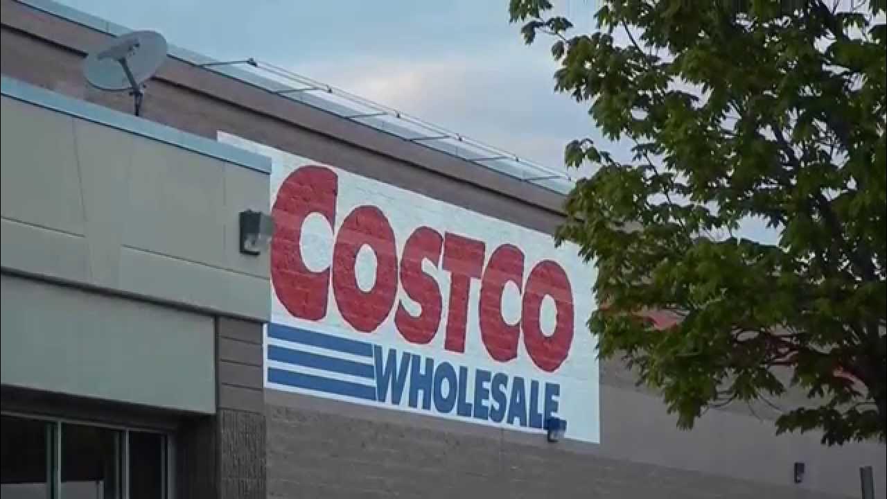 Horse and Buggy Parking at Costco in Lancaster Pennsylvania Dutch